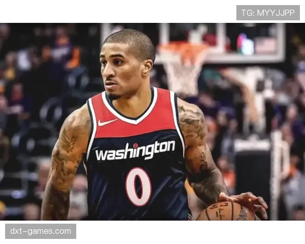 里夫斯无球跑动效率提升，湖人外线火力更均衡