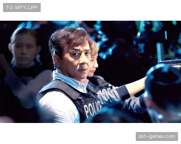 杨千霖拿着外卖坐在超跑旁，反差感直接笑出声